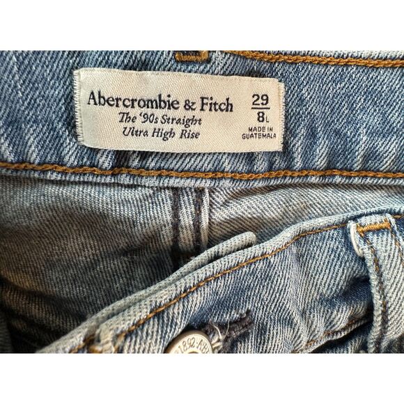 Abercrombie and Fitch The 90's Straight Ultra high Rise Ankle Crop Jean Size 8L - Picture 3 of 5